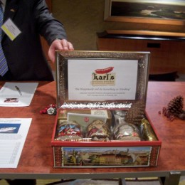 Karls Sausage Kitchen donates a Lebkuchenkiste to the silent auciton